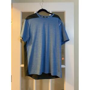 Reebok blue and black vented athletic tee mens short sleeved large